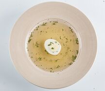 Бульон куриный с яйцом