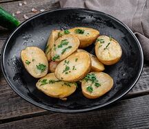 Картофель молодой, жаренный в мундире