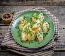 Картофель отварной с зеленью