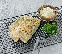 Кутаб с зеленью и сыром