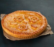 Пирог с яблоком и корицей
