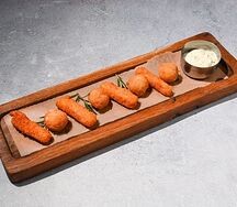 Сырные палочки и шарики