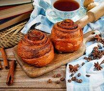 Булочка с корицей