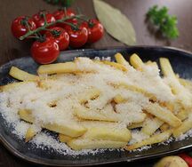 Картофель фри с пармезаном