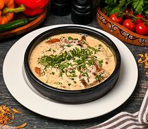 Цыплёнок чкмерули в сливочном соусе