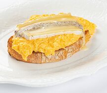 Скрэмбл с трюфельным бри