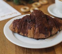 Круассан шоколадный