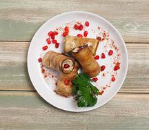 Рулетики из баклажанов с ореховой начинкой