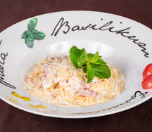 Спагетти Карбонара с соусом пармезан