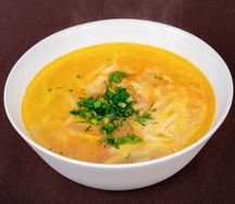 Куриный суп с домашней лапшой