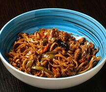 Лапша с курицей и овощами