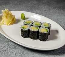 Ролл Маки с авокадо