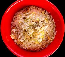 Жареный рис с курицей