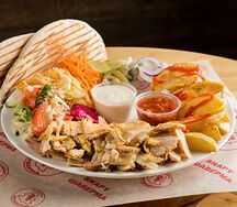 Шаверма на тарелке