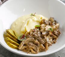 Бефстроганов с грибами