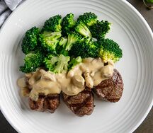 Медальоны из телятины