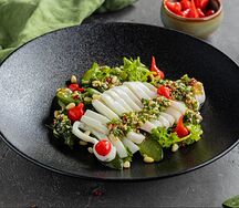 Салат с кальмаром