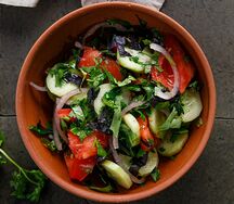 Овощной салат по-грузински со специями