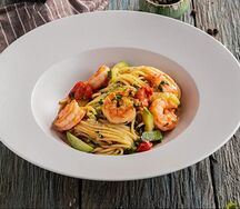 Паста с креветками и цукини