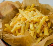 Картофель фри с пармезаном