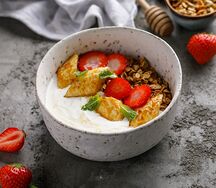 Домашний йогурт со свежими фруктами