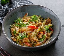 Тайский салат с курицей