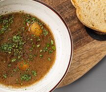 Пучеро с говядиной, картофелем и кинзой