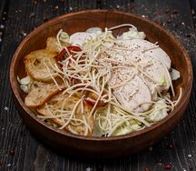 Салат Цезарь классический