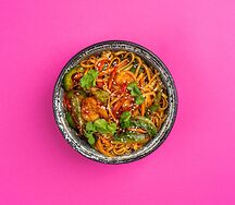 Лапша яичная с креветками с устричным соусом