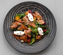 Салат с панчеттой и оливками