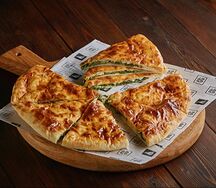 Хачапури со шпинатом и сыром