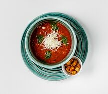 Томатный суп с Моцареллой и гренками