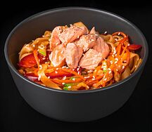 Лапша Удон с лососем в устричном соусе