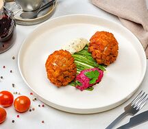 Котлета Пожарского со стручковой фасолью
