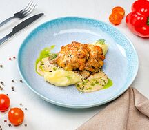 Куриные оладьи с картофельным пюре