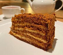 Десерт Медовик