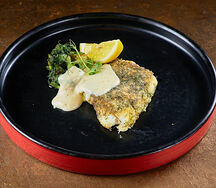 Треска с соусом голландез и брокколи