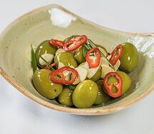 Зеленые сицилийские оливки