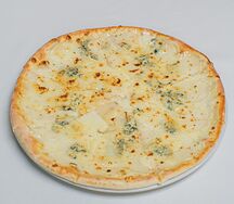 Пицца с грушей и сыром горгонзола