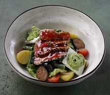 Салат с тунцом