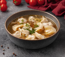 Пельмени с бульоном