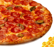 Пицца Пепперони с медом и халапеньо