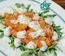 Печеная тыква, морковь и козий сыр