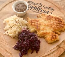 Шницель куриный с баварской капустой