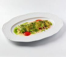 Салат с крабом и соусом амарильо
