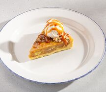 Яблочный тарт с соленой карамелью