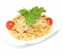 Рис с овощами и коктейльными креветками