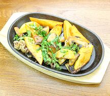 Картофель с грибами и луком