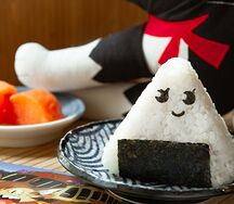 Онигири Лосось со сливочным кремом