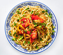 Лапша с томатом и яйцом